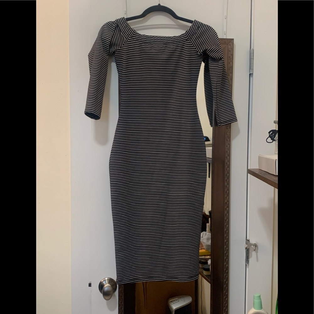 Zara Off the Shoulder Bodycon dress Sm